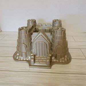 Norticware 10 Cup Cast Aluminum Castle Bundt Cake Pan Gold USA